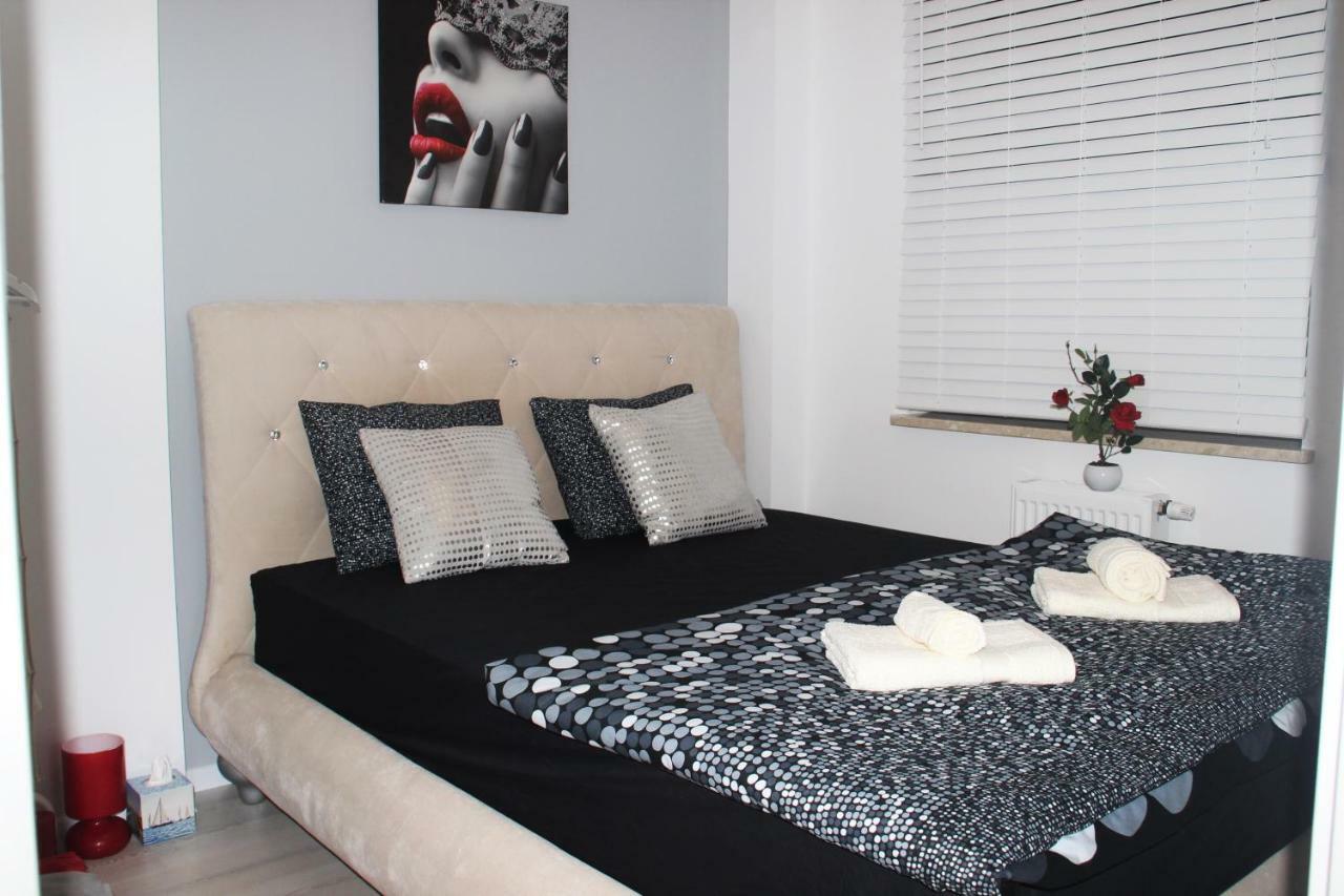 DeLux Appartement Kielce Buitenkant foto